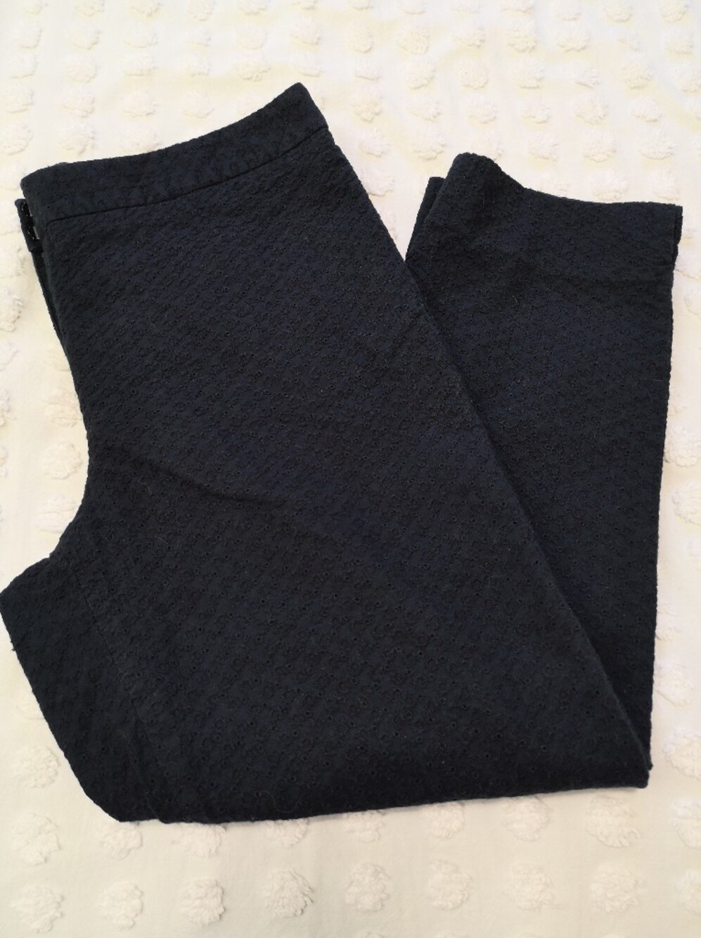 Liz Claiborne Sloane Navy Eyelet Cropped Pants Size 12